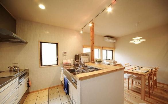 温润舒适的日式风格100平米复式loft厨房橱柜装修效果图