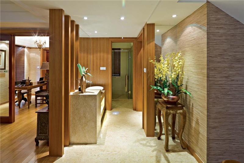 实木和谐的东南亚风格复式卫生间装修效果图