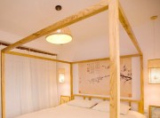 混搭实木中式风格80平米一居室卧室背景墙装修效果图