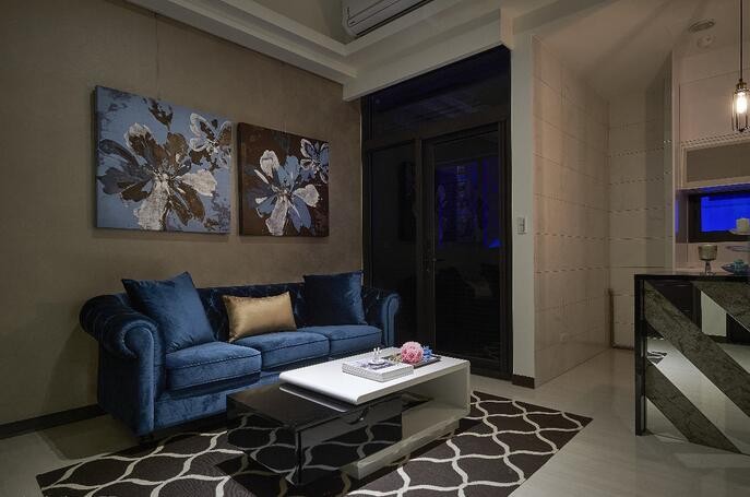 现代艺术新古典风格100平米复式loft客厅背景墙装修效果图