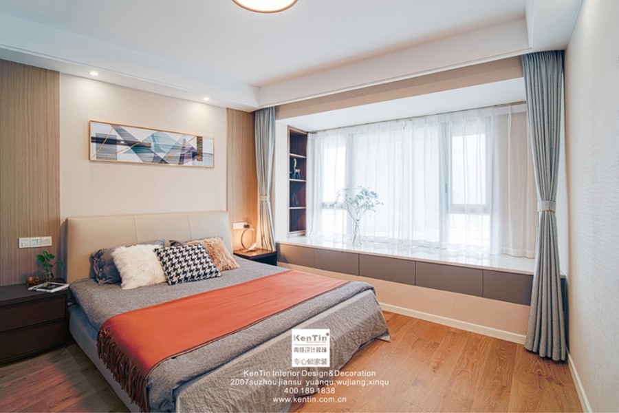 龙湖狮山原著现代简约复式卧室装修实景案例