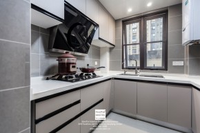 荷澜庭现代简约三居室厨房装修实景案例
