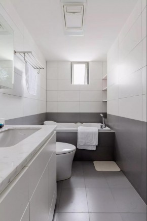 现代简约风格三居室卫生间装修效果图
