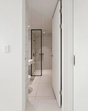 极简风格三居室卫生间装修效果图