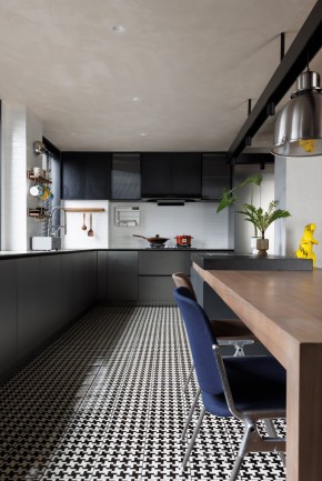 现代风格三居室厨房装修效果图