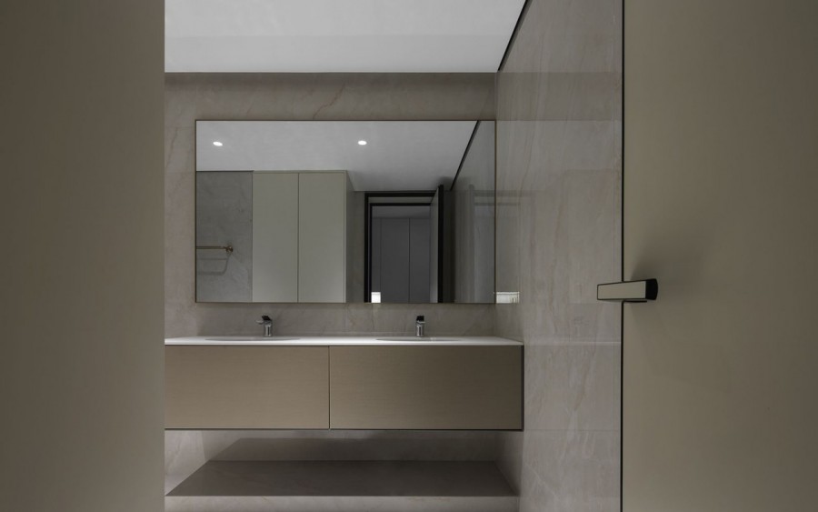 中式风格四居室卫生间装修效果图