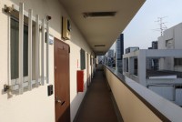 日本楼道为什么建在外面 关键时刻还能救命？