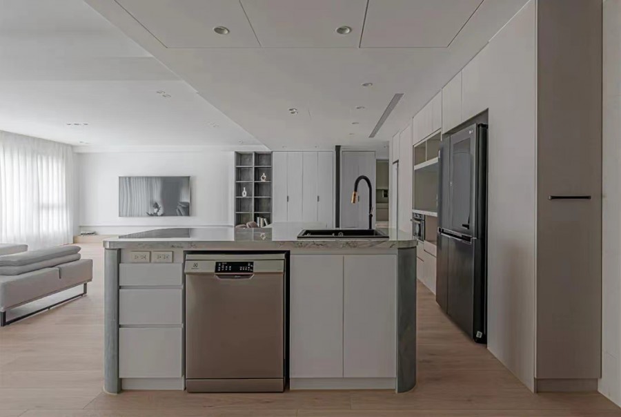 现代简约三居室厨房装修效果图