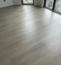 别让地板毁了装修！贴地板全流程避坑指南
