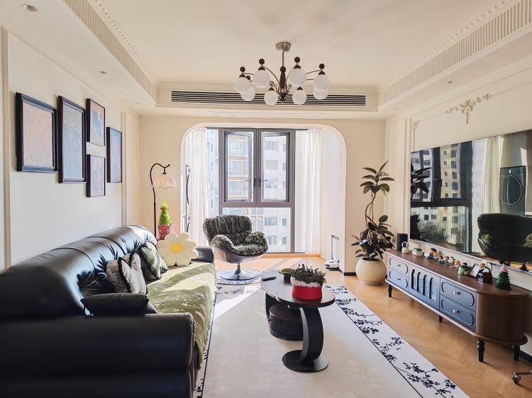 橄榄湾三居室法式中古风实景案例